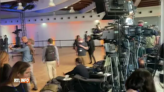 Présidentielle en France: des centaines de journalistes au QG de Marine Le Pen