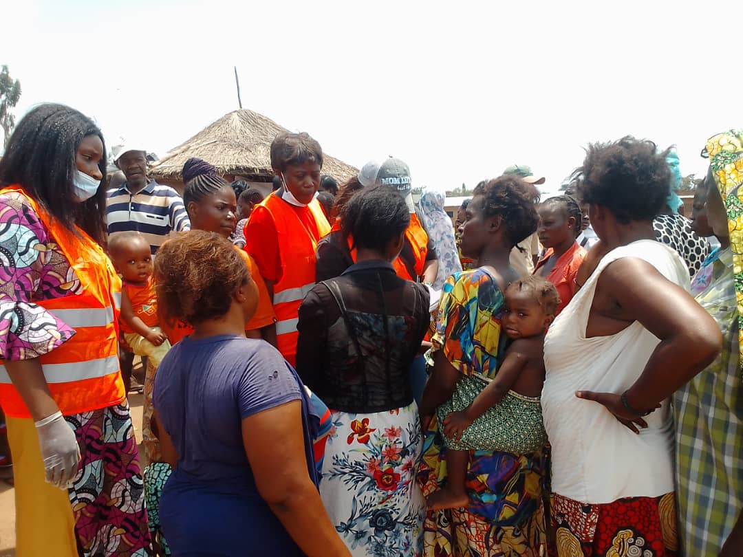 SUD-KIVU : Pour clôturer le mois de la femme, les jeunes leaders lancent à UVIRA les consultations médicales gratuites aux sinistrés de Kasenga, en soutien à la cohésion sociale que prône le Gouverneur Théo NGWABIDJE KASI