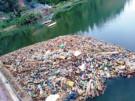 RDC : les déchets plastiques menacent la centrale électrique de Ruzizipar Desk Nature