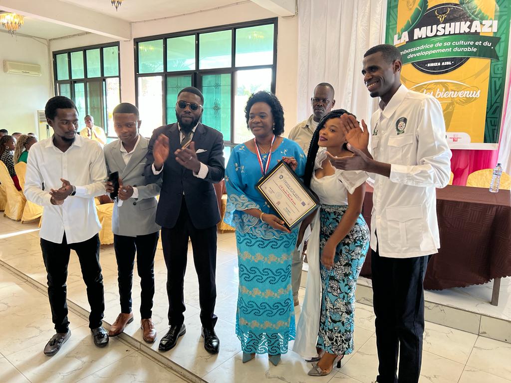 RDC : Mme Ndusi M’kembe Claudine elevée au rang d’ambassadrice de sa culture et du développement de Bushi