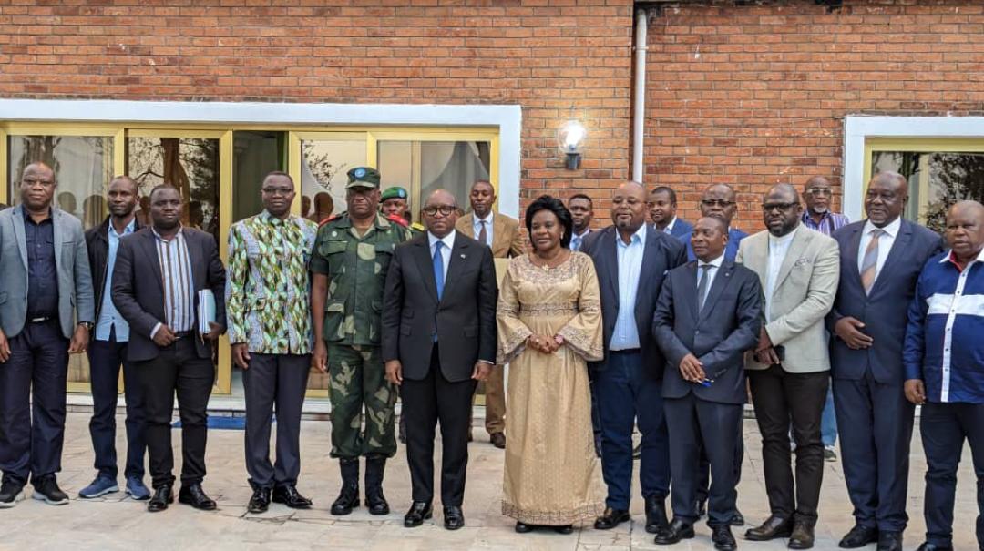 RDC: La Ministre Ndusi M’kembe Claudine accompagne le Premier Ministre Sama Lukonde au Sud-Kivu pour réconforter les sinistrés de Kalehe